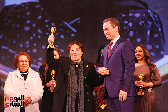 سميرة عبد العزيز