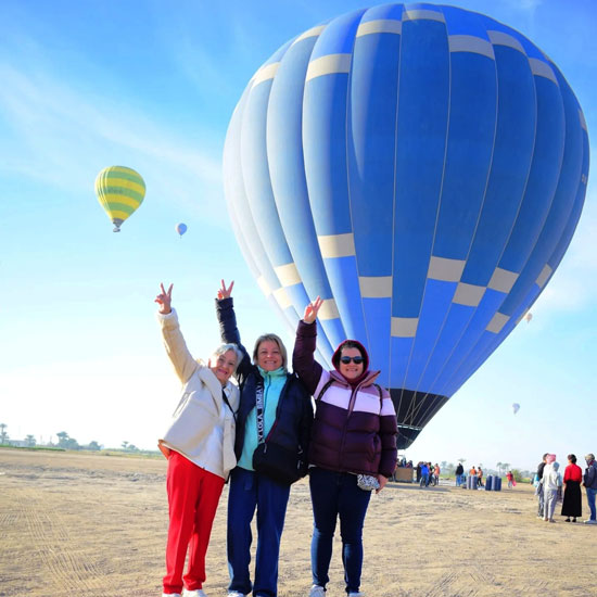 علامة الفرحة والبهجة فى قلب مطار البالون بالأقصر علامة الفرحة والبهجة فى قلب مطار البالون بالأقصر