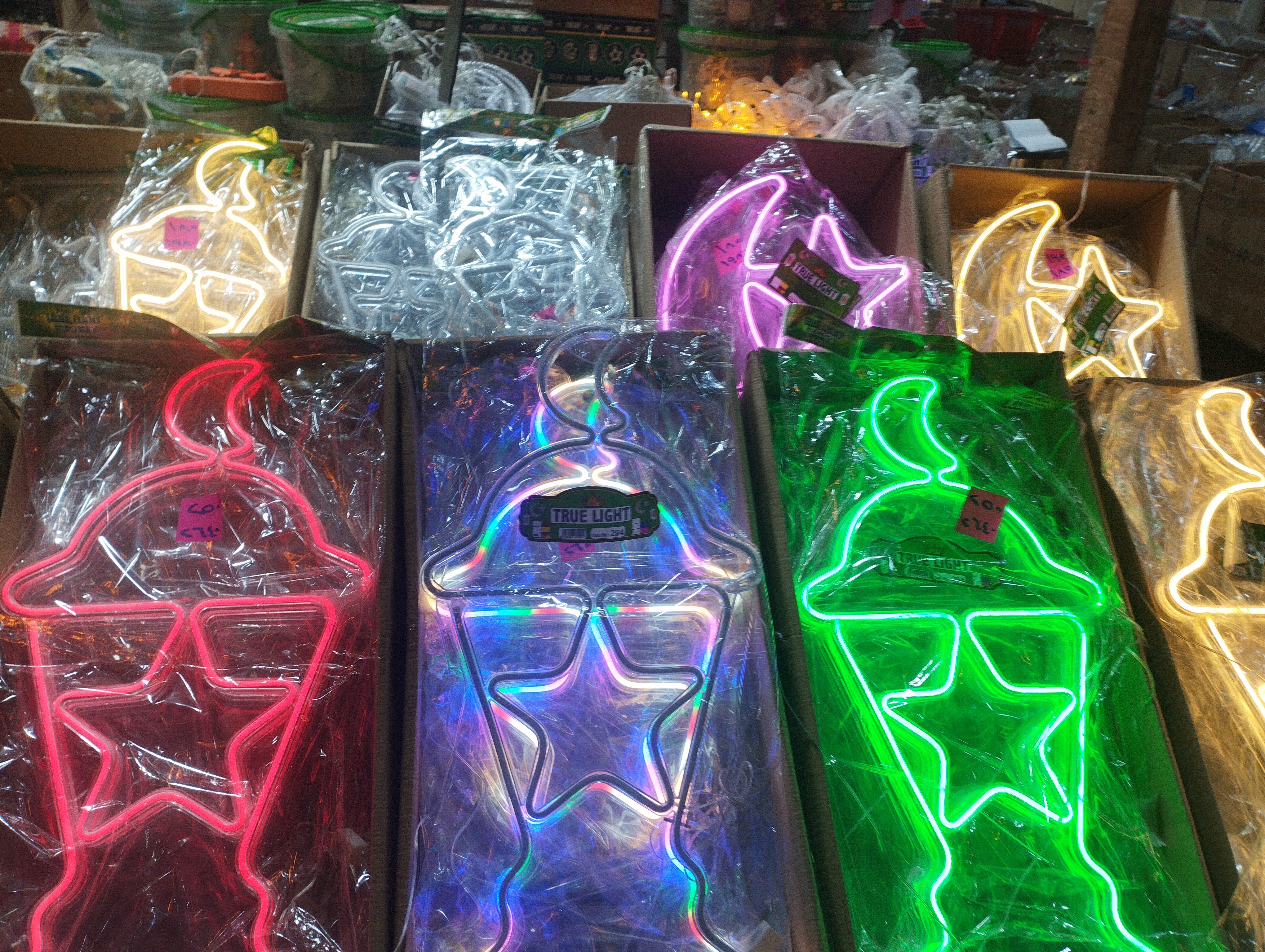 اشكال والوان فوانيس رمضان في الإسكندرية