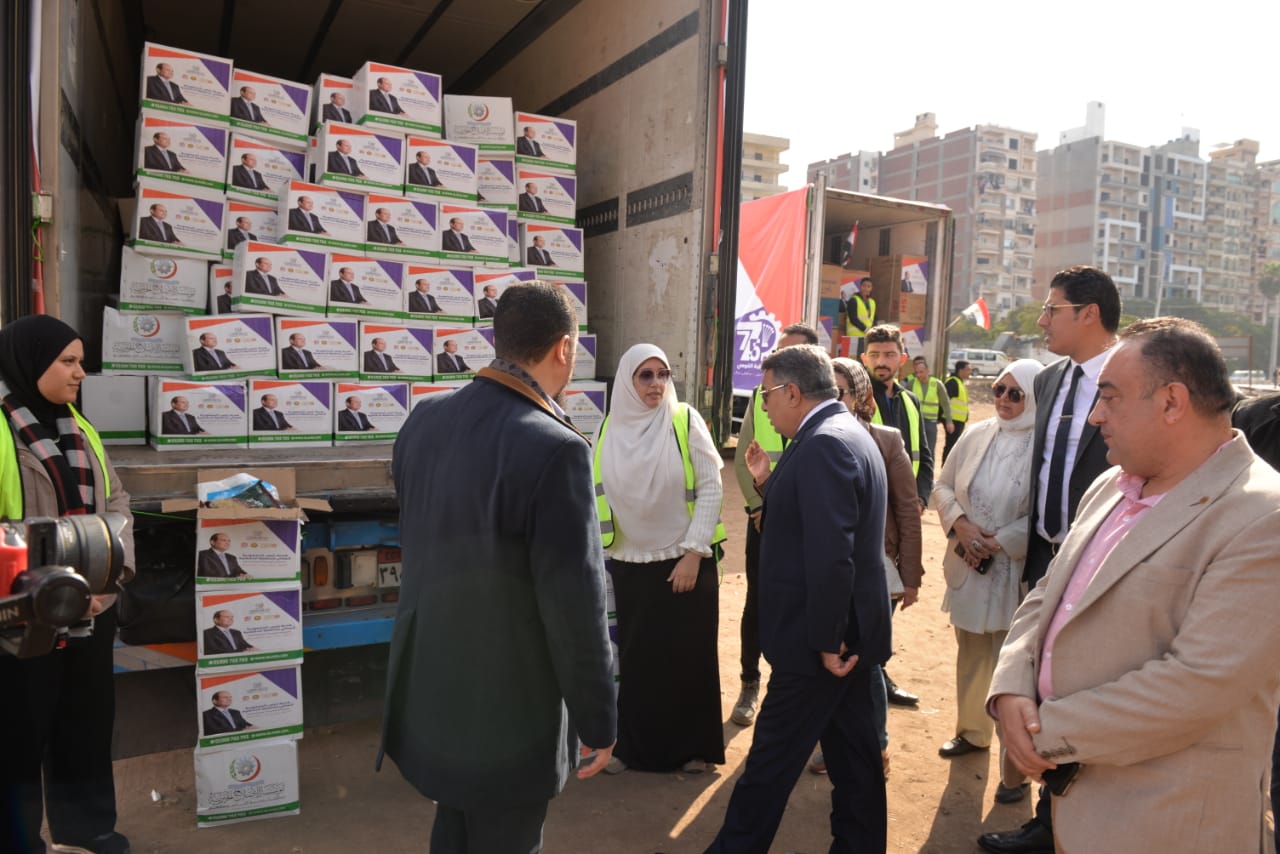 سيارات القوافل الغذائية