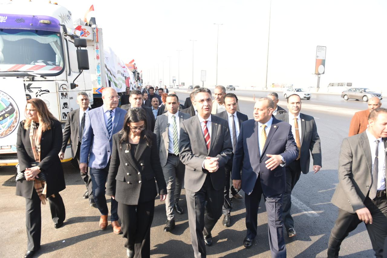وزير التموين يشهد إطلاق قوافل جديدة لقطاع غزة