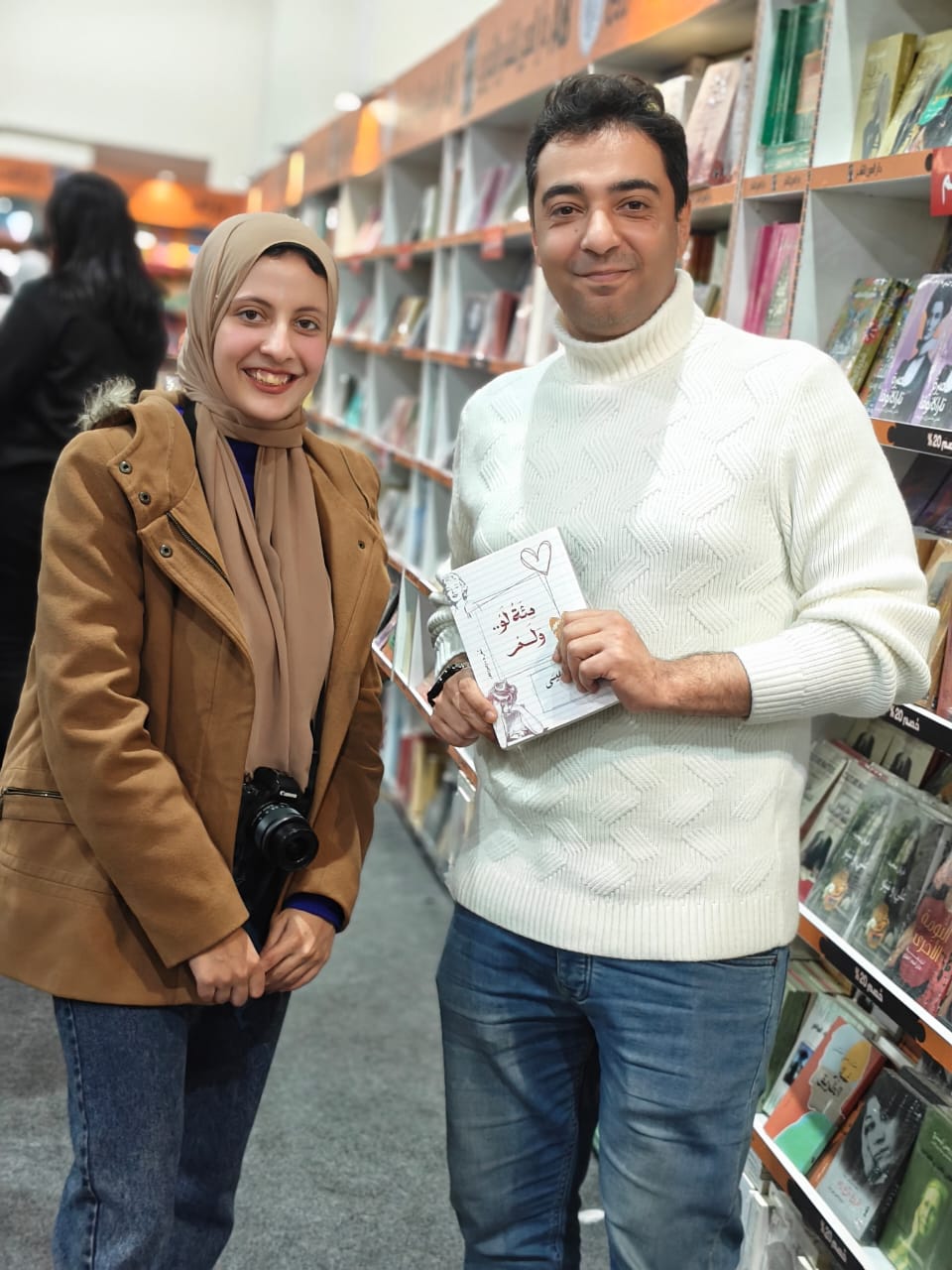 الشاعر نادر عيسى بمعرض الكتاب الشاعر نادر عيسى بمعرض الكتاب