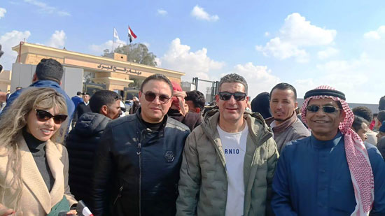 الدكتور إبراهيم المالح مع شيماء أبو العنيين والمستشار أحمد عبدالكافي