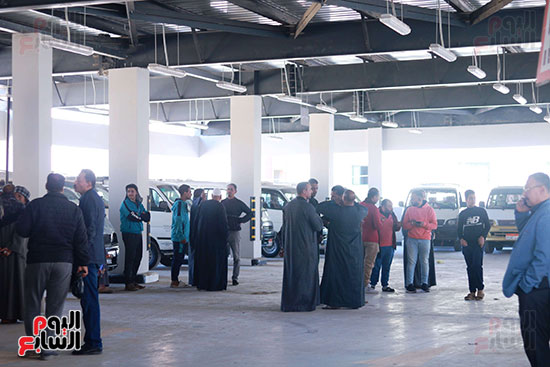 الركاب-داخل-الموقف الركاب-داخل-الموقف