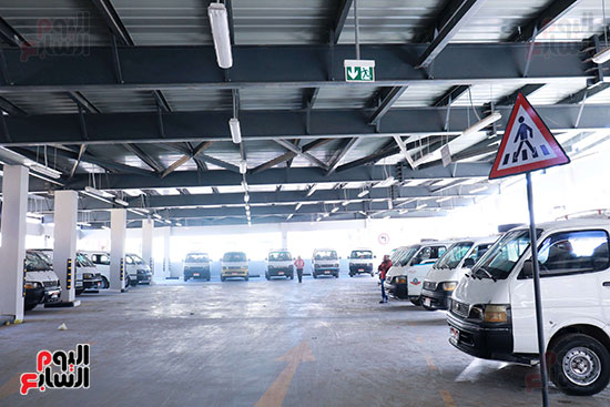 مكان-انتظار-السيارات-بالموقف مكان-انتظار-السيارات-بالموقف