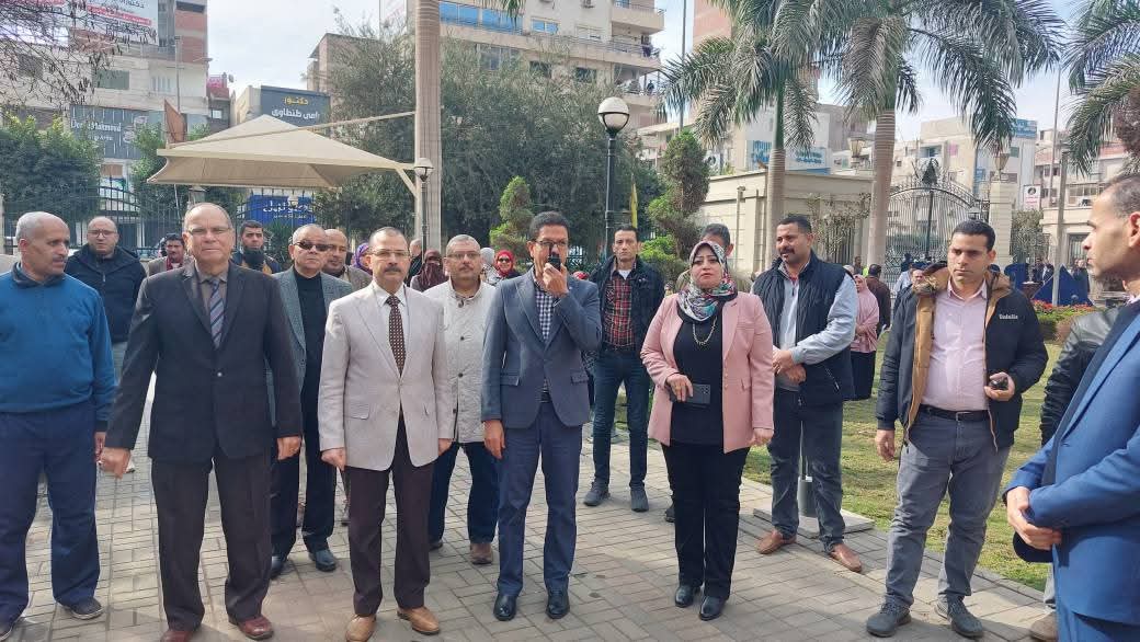 رئيس جامعة بنها يشهد محاكاة إخلاء مبني إداري رئيس جامعة بنها يشهد محاكاة إخلاء مبني إداري