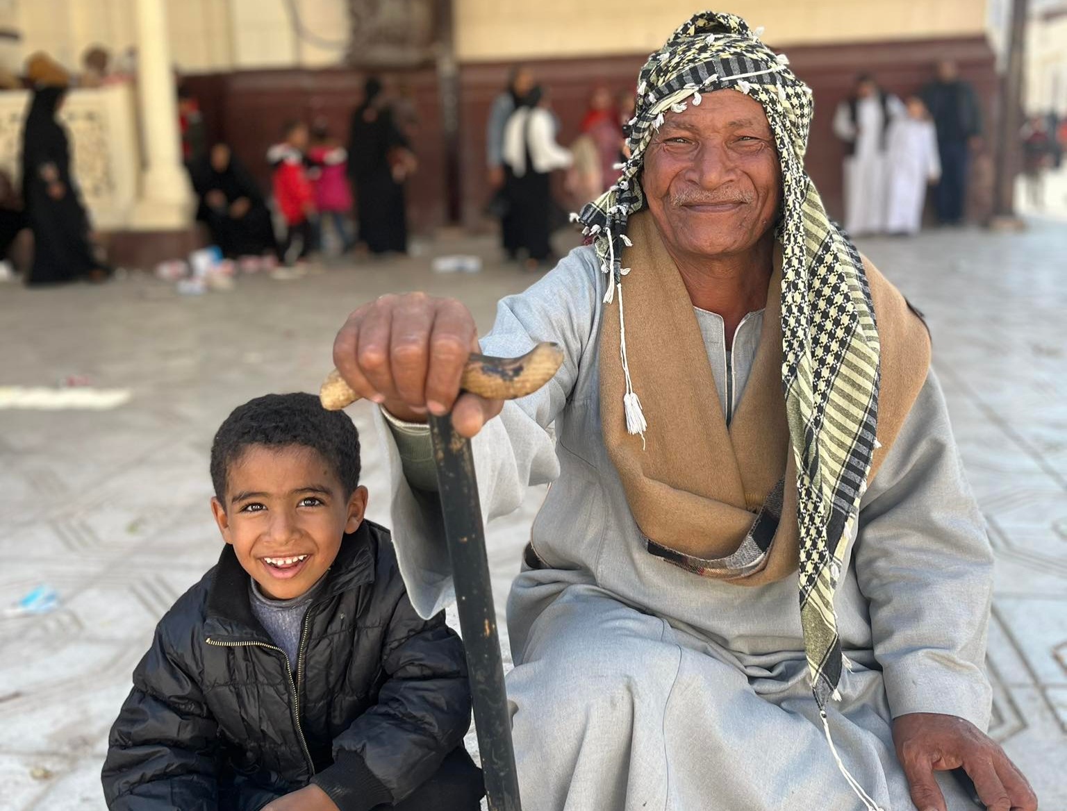 أب وابنه من الاحتفالات أب وابنه من الاحتفالات