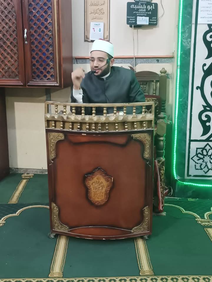 محاضر بالندوة 