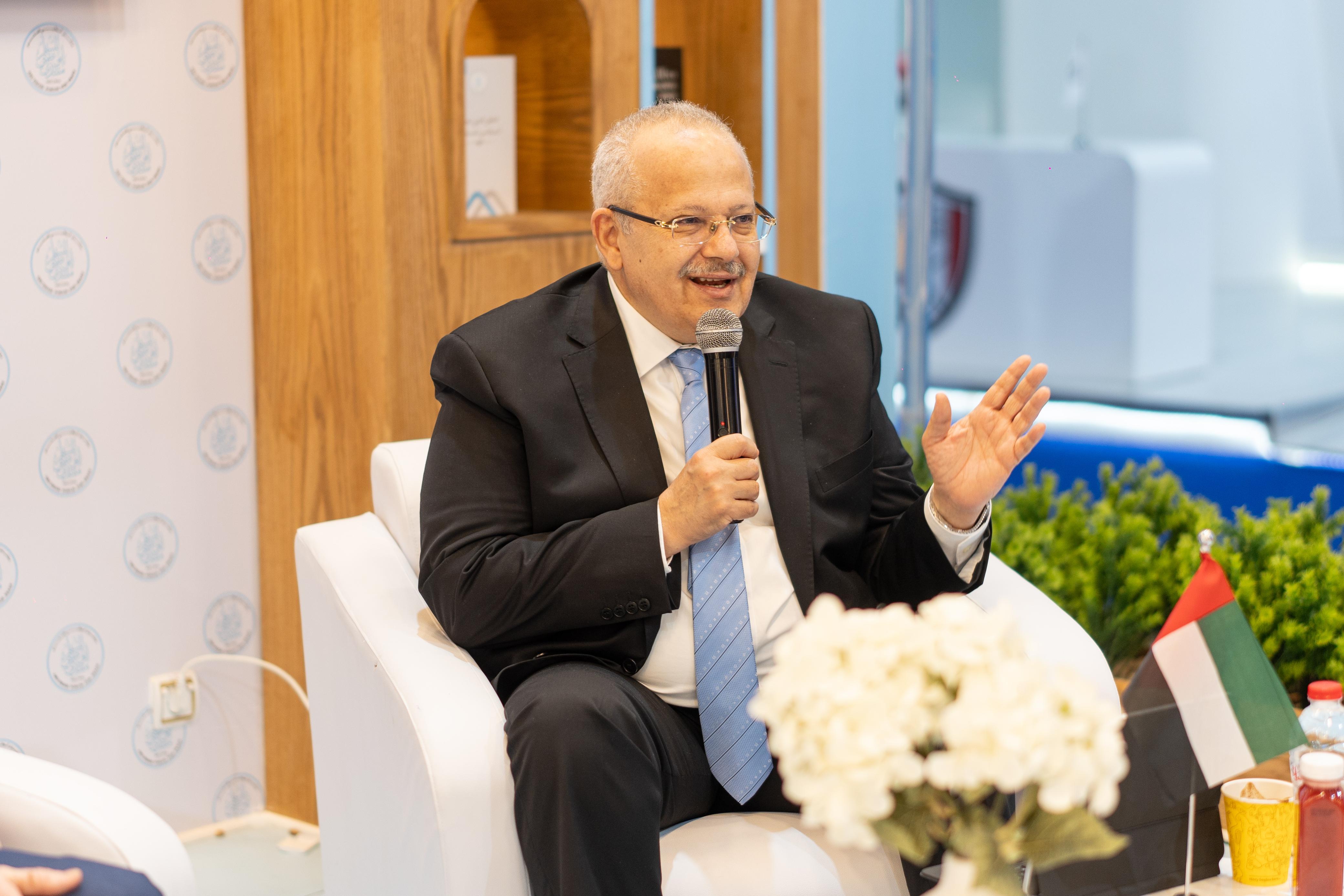 الدكتور محمد الخشت رئيس جامعة القاهرة السابق وأستاذ فلسفة الدين والمذاهب الحديثة والمعاصرة الدكتور محمد الخشت رئيس جامعة القاهرة السابق وأستاذ فلسفة الدين والمذاهب الحديثة والمعاصرة