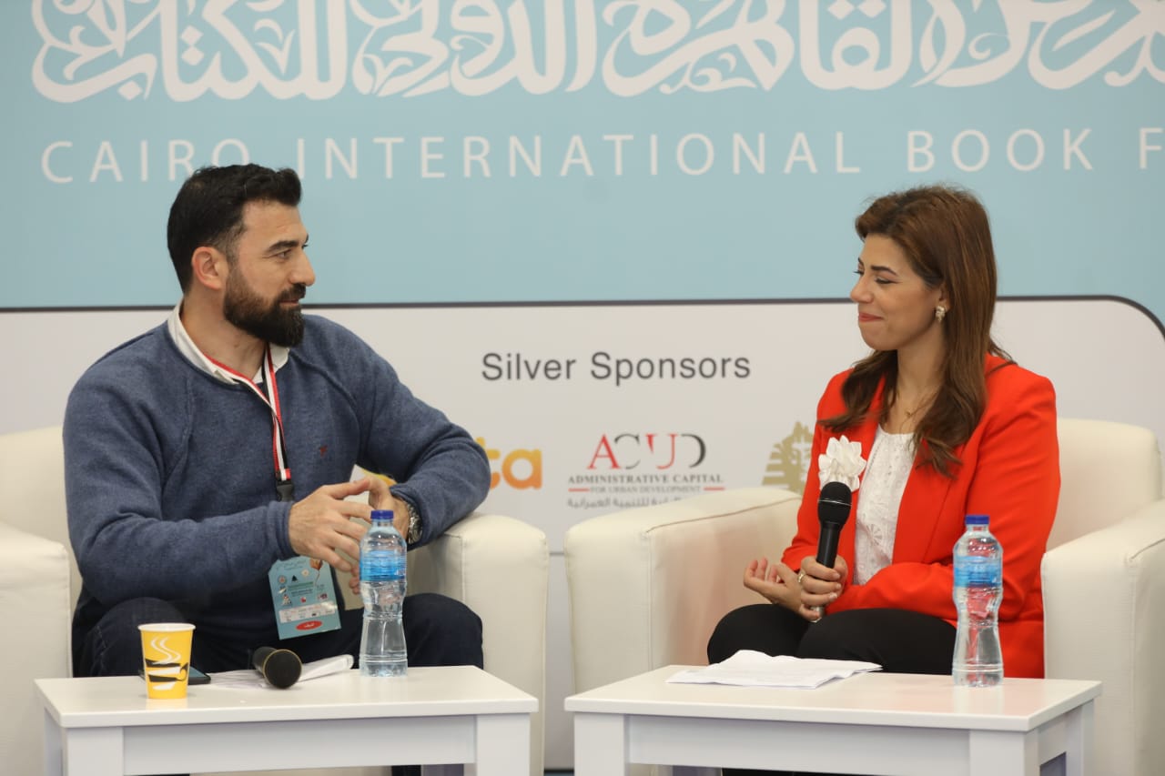 الكاتب الأذربيجاني رافشان عبد الله أوجلو والإعلامية إنجي ماهر الكاتب الأذربيجاني رافشان عبد الله أوجلو والإعلامية إنجي ماهر