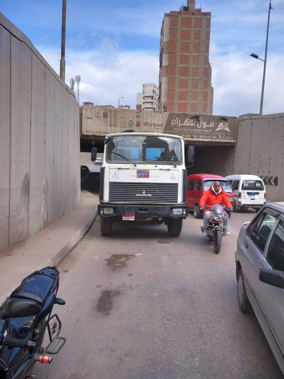 جانب من تمركز السيارات جانب من تمركز السيارات