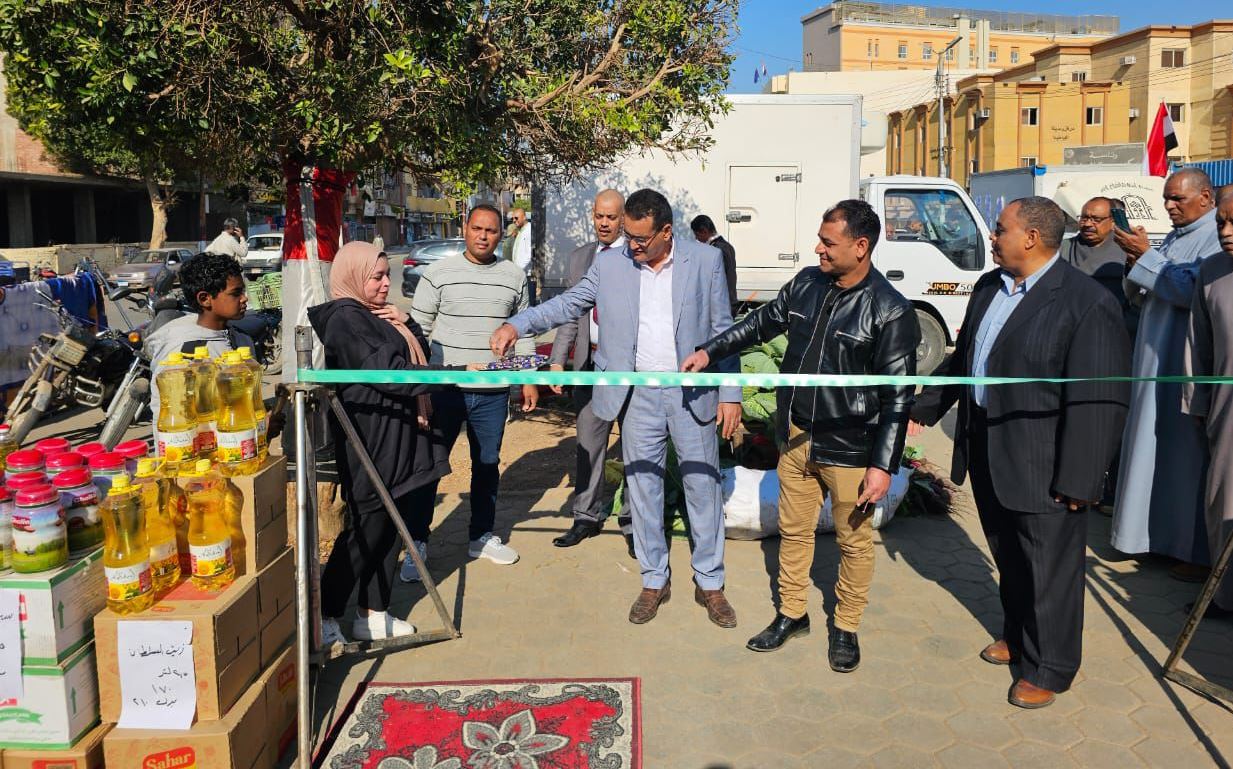 افتتاح سوقين لخدمة المواطنين في مدينة البياضية وآخر بقرية الحبيل