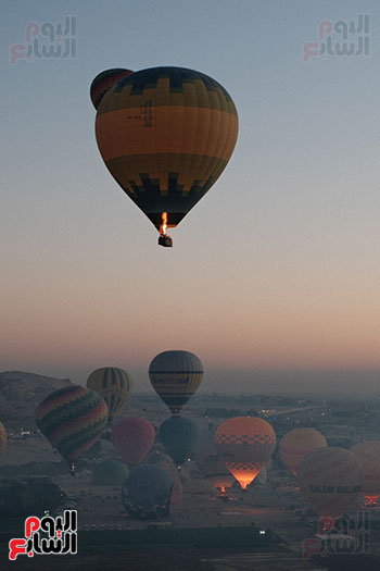 سحر-لحظات-تحليق-البالونات-فجراً