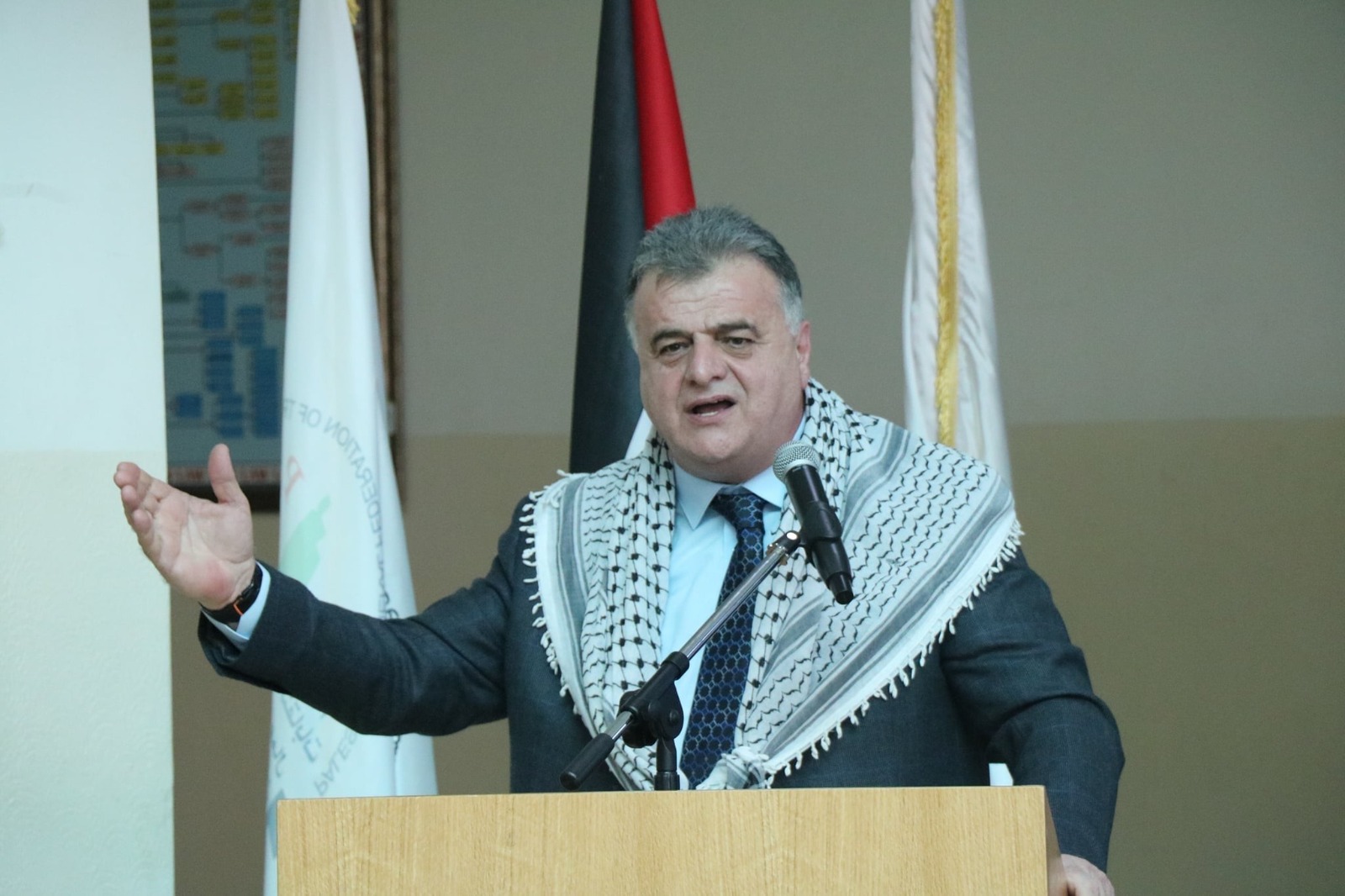 شاهر سعد الأمين العام للاتحاد العام لنقابات عمال فلسطين شاهر سعد الأمين العام للاتحاد العام لنقابات عمال فلسطين