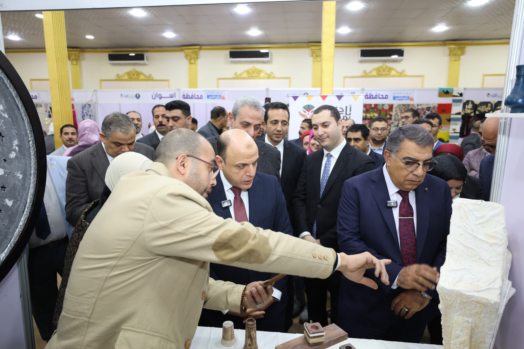 تفقد محافظ كفر الشيخ للمعرض