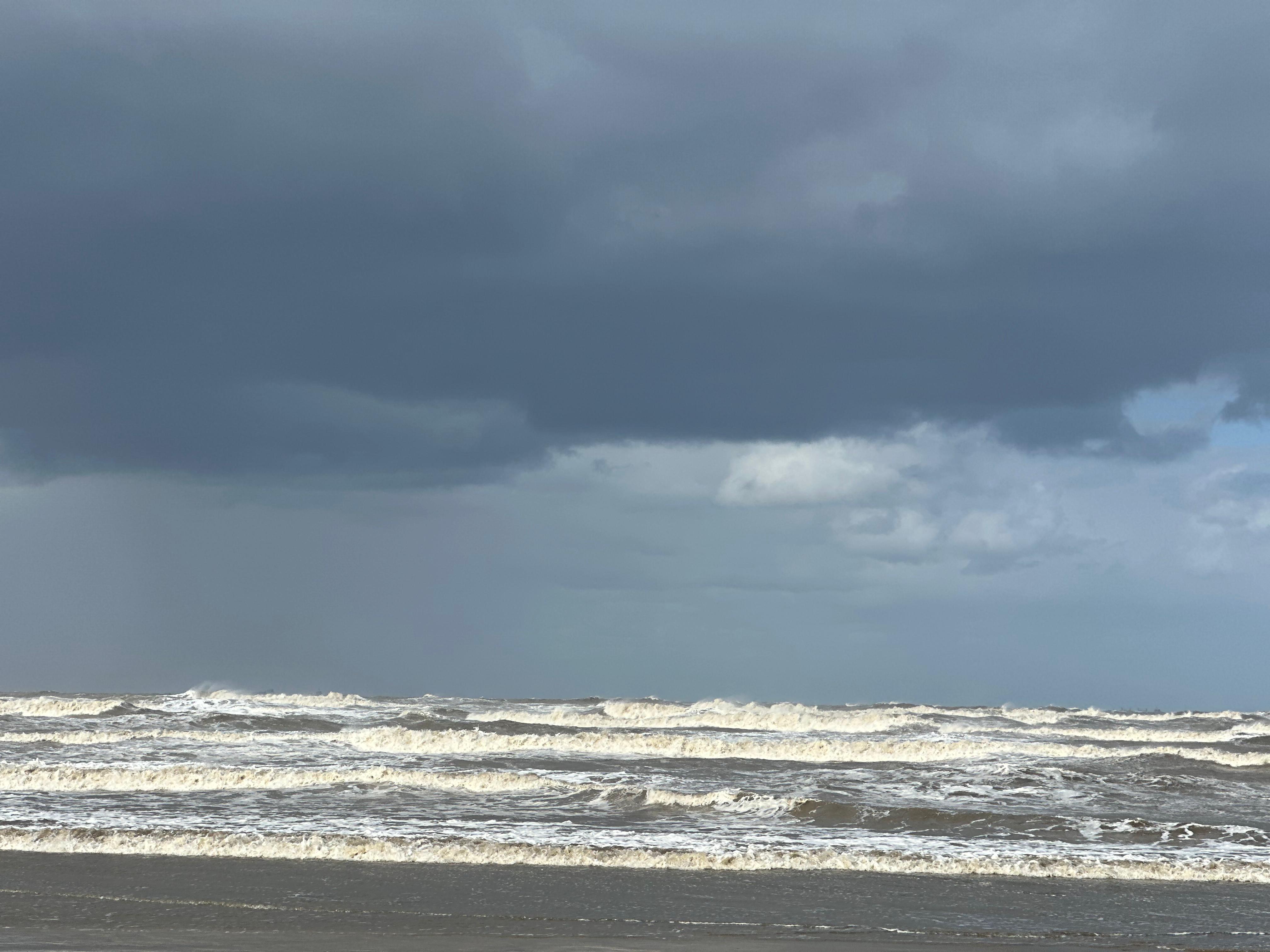 غيوم السماء اليوم
