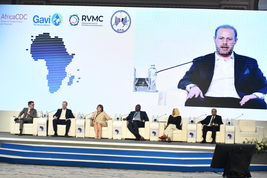 خلال ختام فعاليات المنتدى الثانى للقاحات والمستحضرات الطبية فى افريقيا خلال ختام فعاليات المنتدى الثانى للقاحات والمستحضرات الطبية فى افريقيا