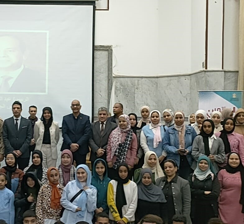 صورة تذكارية بالمؤتمر صورة تذكارية بالمؤتمر