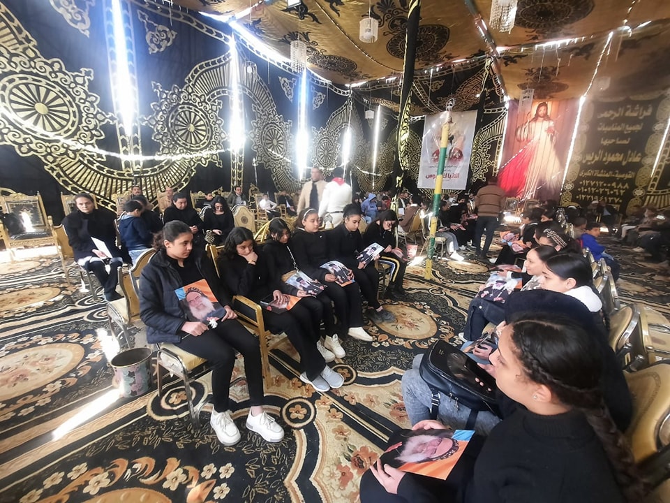 جانب من العزاء جانب من العزاء