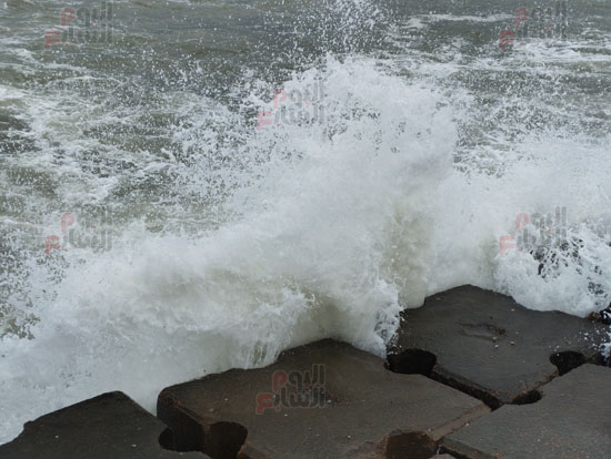 الأمواج-بكورنيش-الإسكندرية