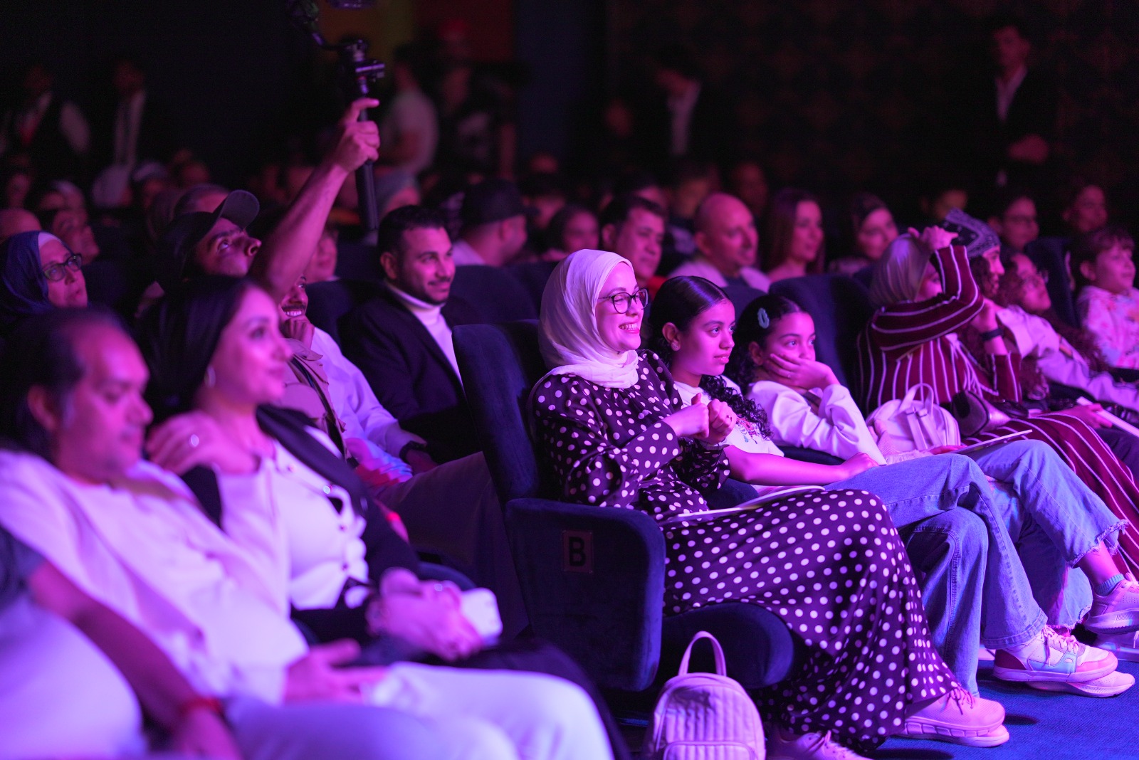 جمهور مسرحية وحيد فى المنزل