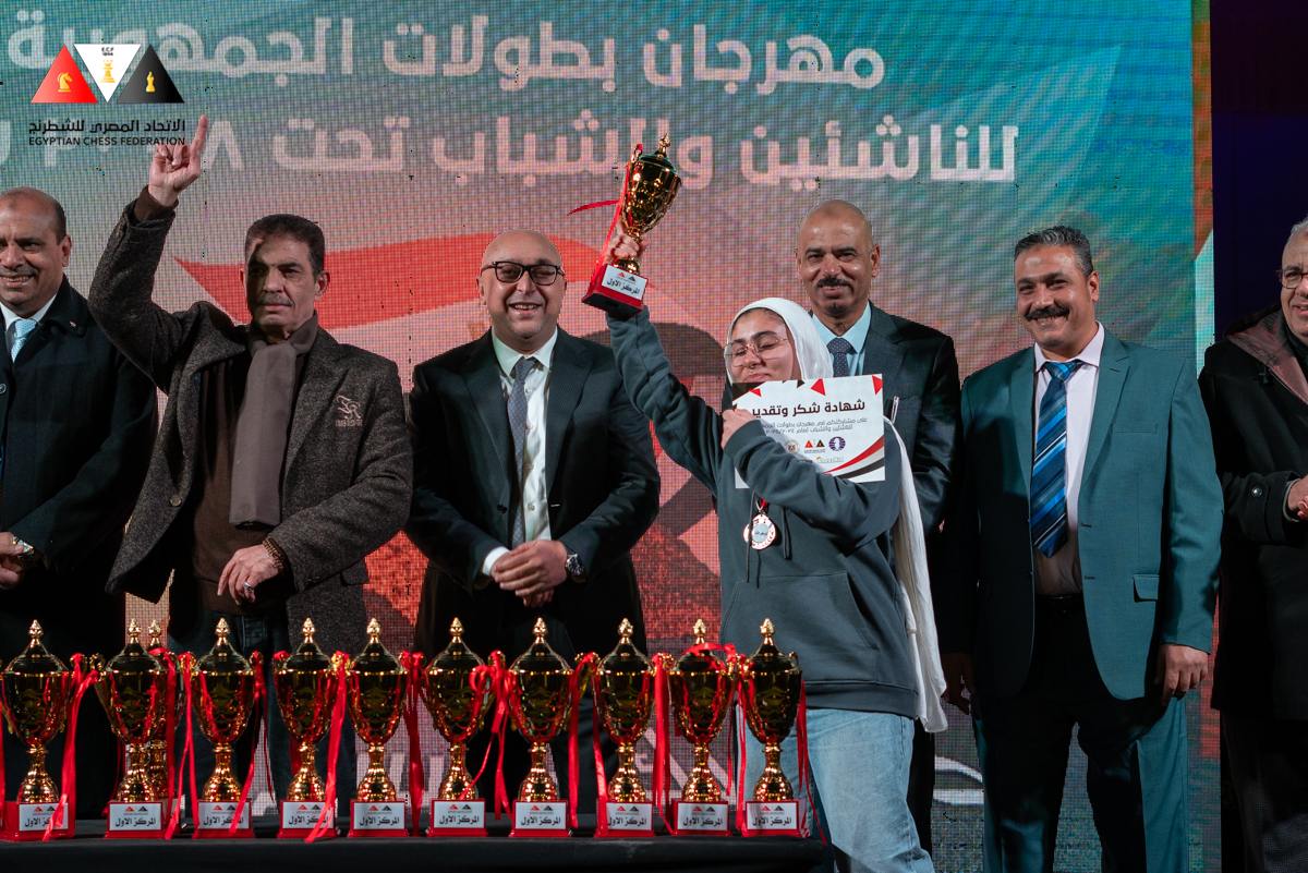 اللواء مختار عمارة وسط احتفالية بطولة الجمهورية للشطرنج اللواء مختار عمارة وسط احتفالية بطولة الجمهورية للشطرنج