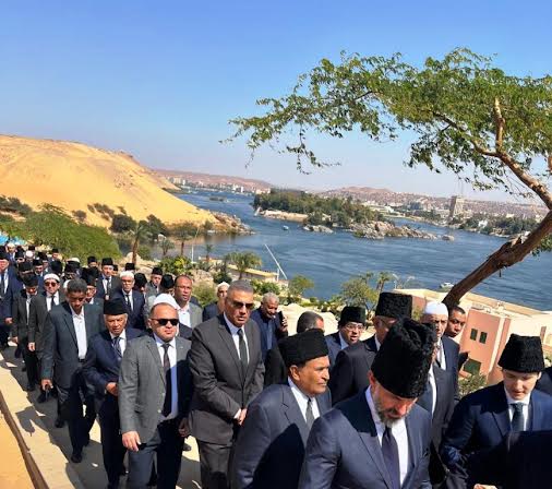 جانب من تشييع جثمان كريم أغاخان جانب من تشييع جثمان كريم أغاخان