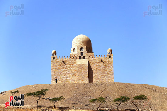 مقبرة-الأمير-كريم-الحسيني-الأغاخان مقبرة-الأمير-كريم-الحسيني-الأغاخان