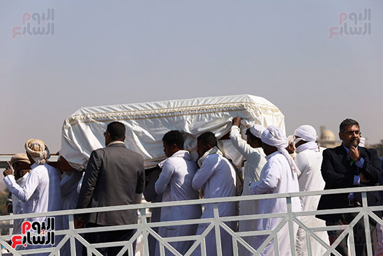جثمان-إمام-الطائفة-الإسماعيلية-النزارية-يصل-جنوب-مصر-قادما-من-لشبونة-البرتغالية جثمان-إمام-الطائفة-الإسماعيلية-النزارية-يصل-جنوب-مصر-قادما-من-لشبونة-البرتغالية