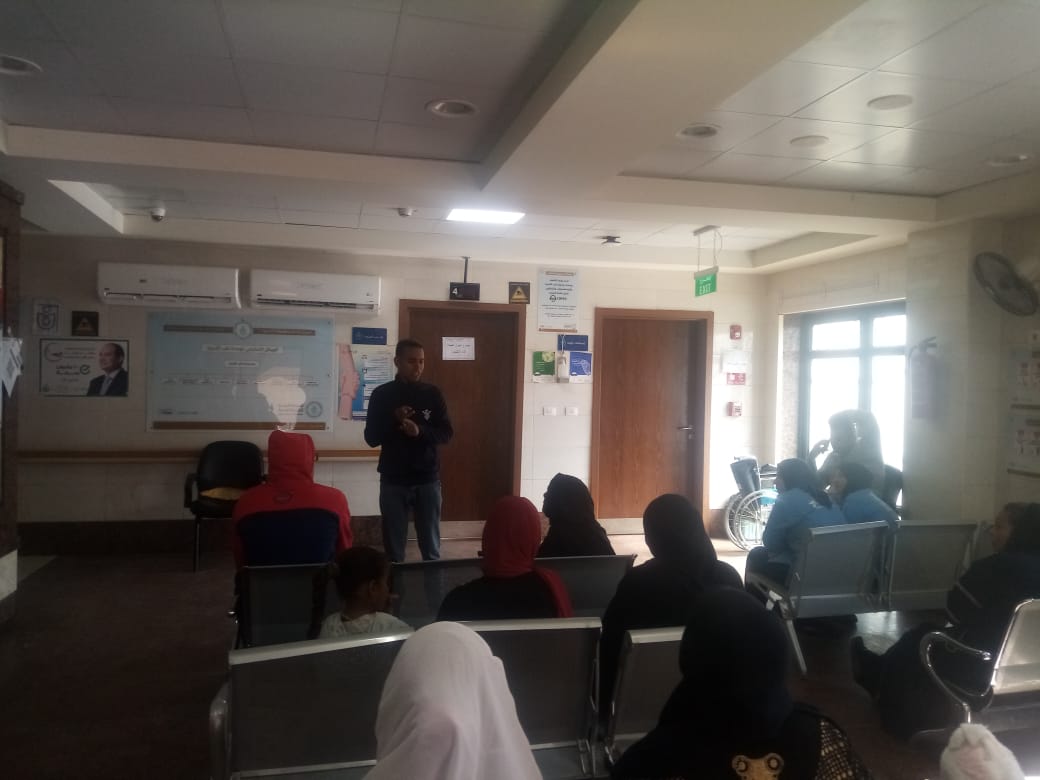 ندوات تثقيفية لتوعية المواطنين بمختلف الإدارات الصحية فى الأقصر