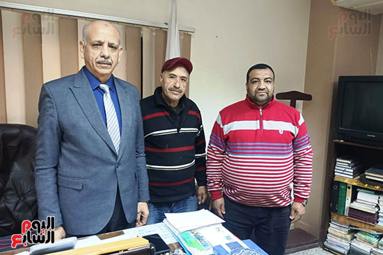 مدير-فرع-محو-الامية-بسوهاج-مع-محى