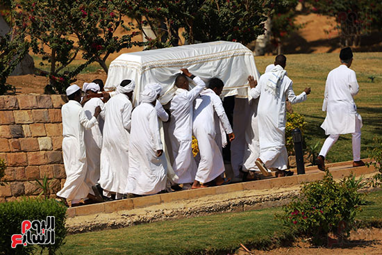 حمل-جثمان-الأمير-كريم-الحسيني-الأغاخان حمل-جثمان-الأمير-كريم-الحسيني-الأغاخان