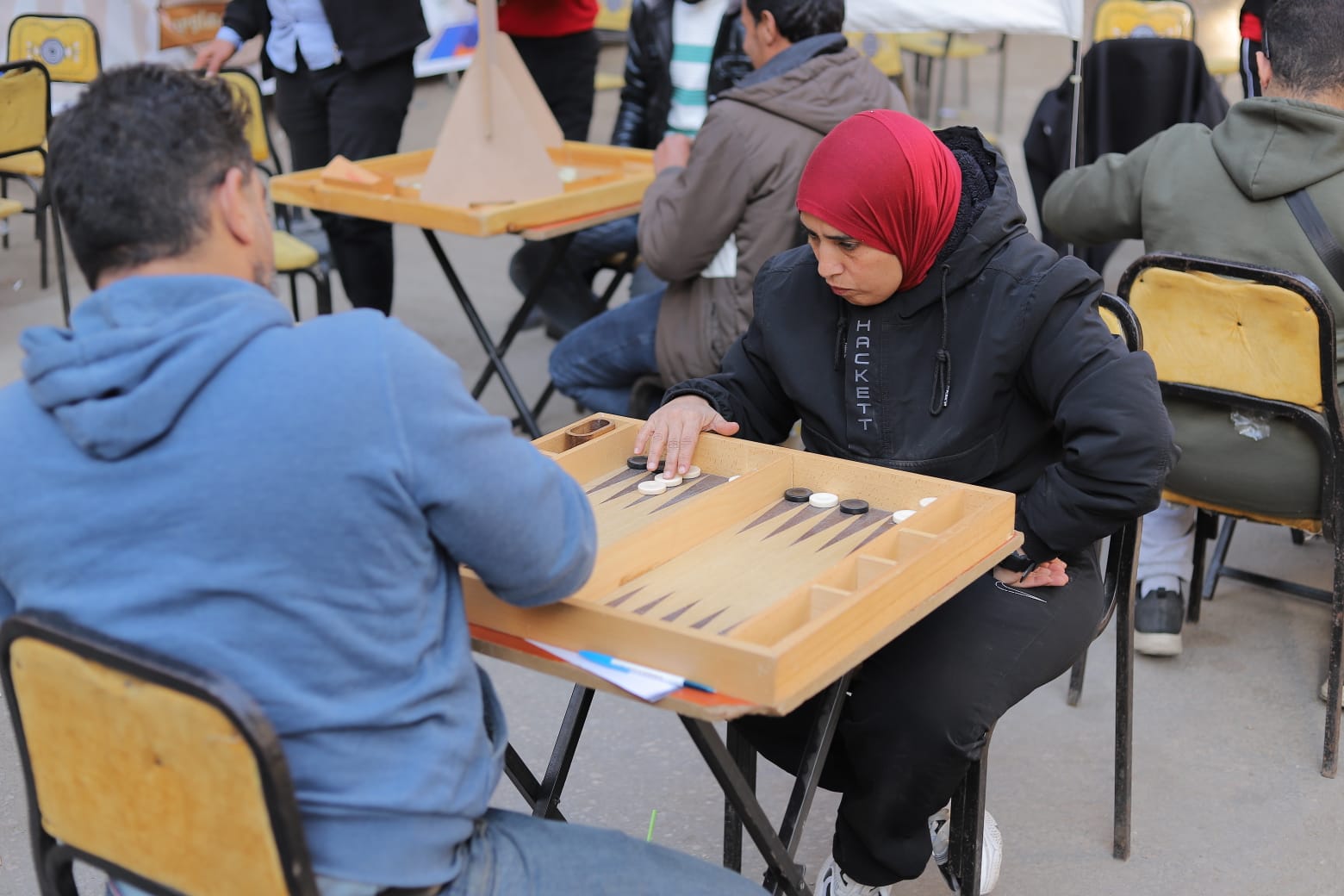 مشاركة نسائية في منافسات الطاولة