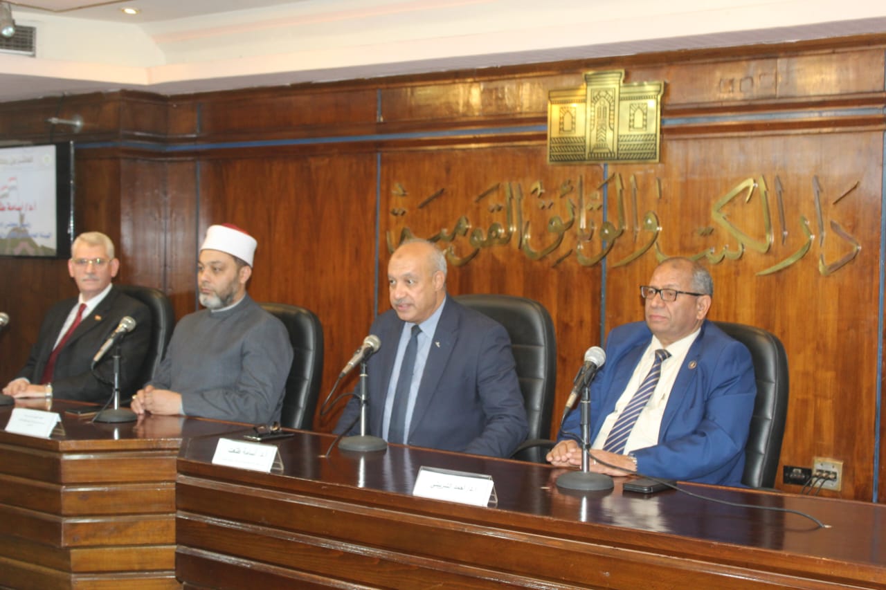 المتحدثون بالندوة