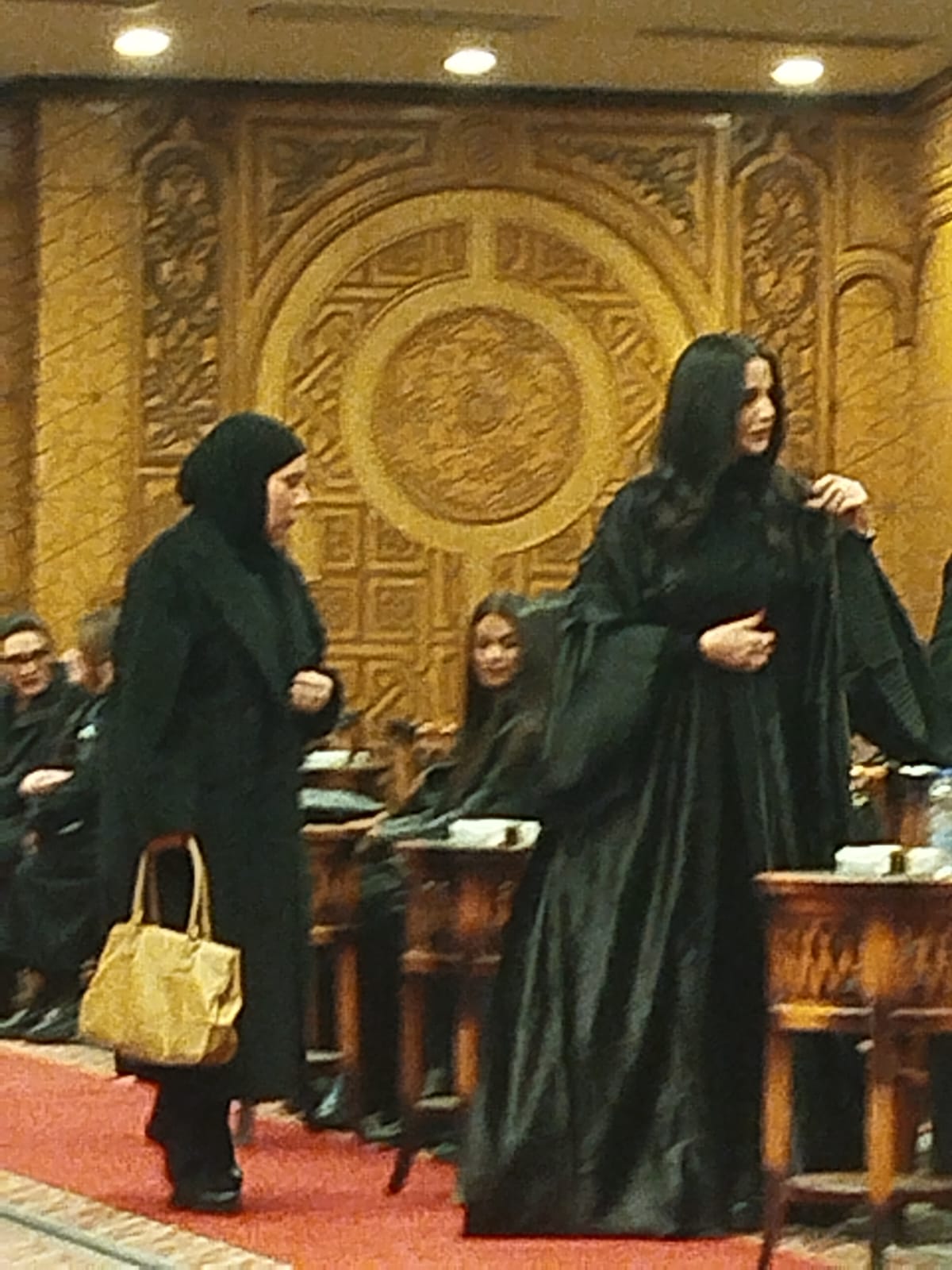 رزان مغربي ودره وهيدى كرم  وتامر حبيب ٠في عزاء والدة  زوجه  تامر هجرس (1)