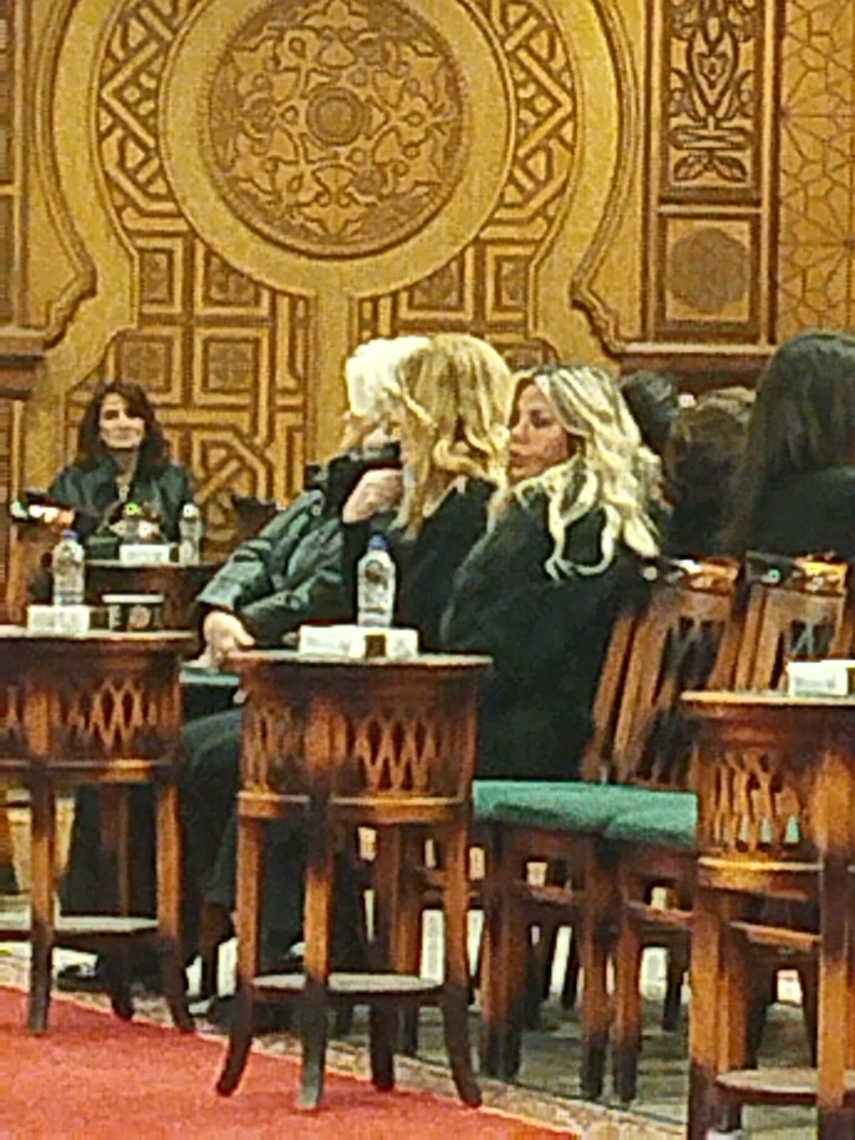 رزان مغربي ودره وهيدى كرم  وتامر حبيب ٠في عزاء والدة  زوجه  تامر هجرس (5)