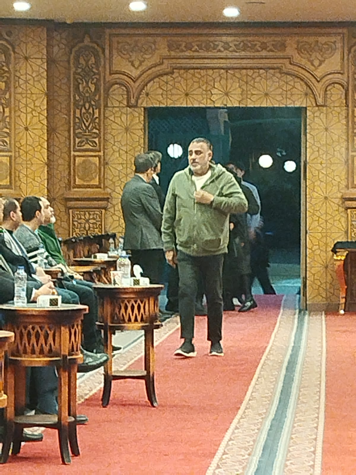 رزان مغربي ودره وهيدى كرم  وتامر حبيب ٠في عزاء والدة  زوجه  تامر هجرس (3)