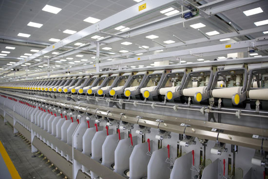 وزير قطاع الأعمال العام يتفقد مصانع شركة مصر للغزل والنسيج (2)