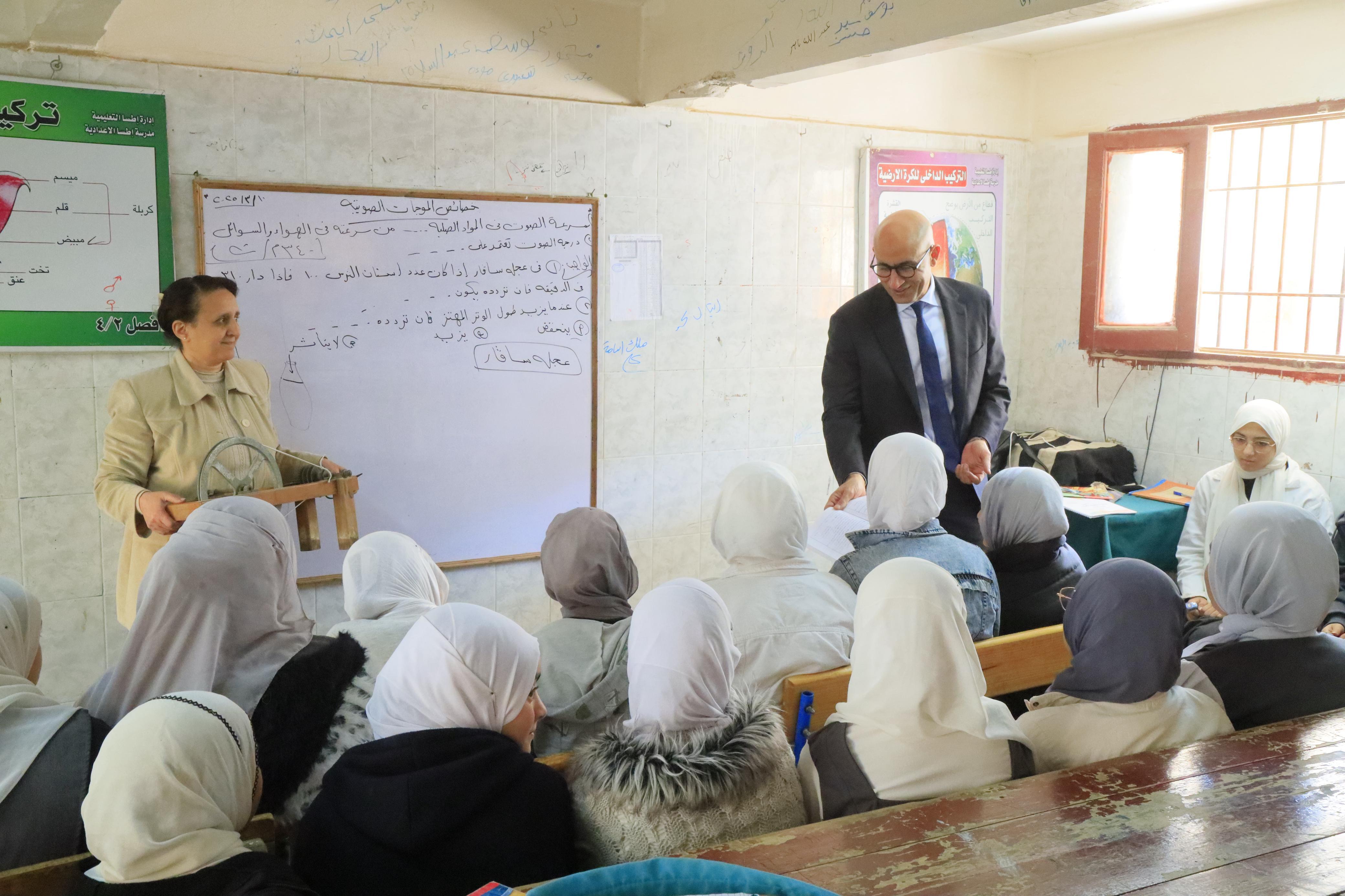 وزير التعليم خلال جولته بمدارس الفيوم