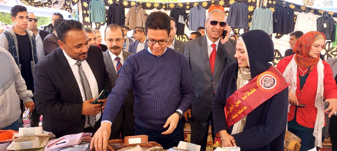 معرض طلاب جامعة بنها معرض طلاب جامعة بنها