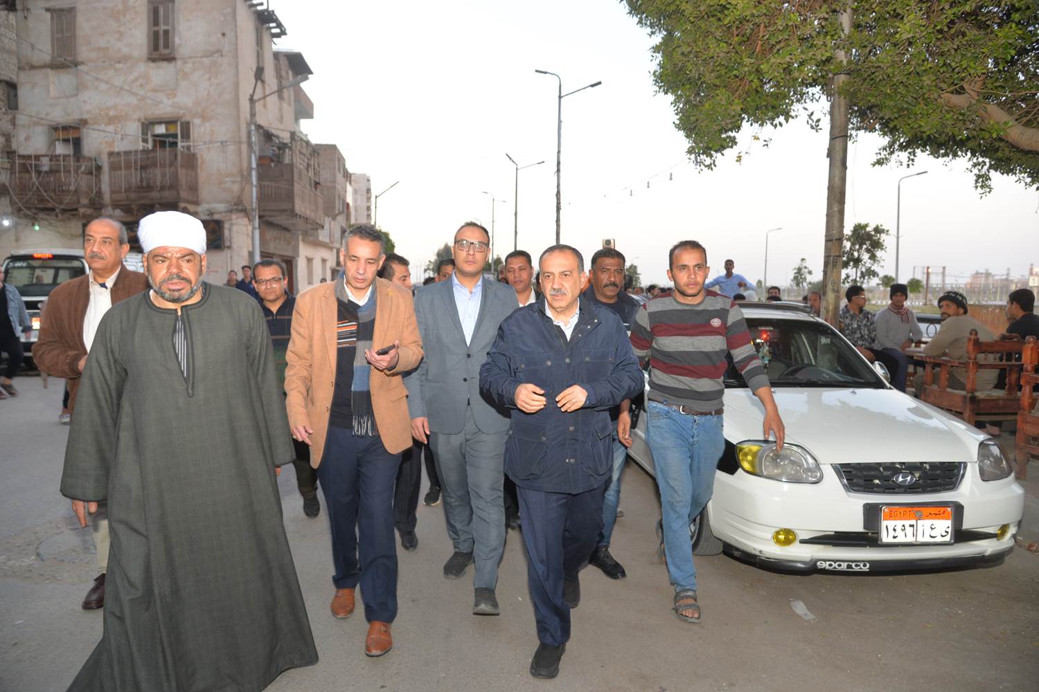 محافظ أسيوط على مائدة إفطار رمضانية (2)