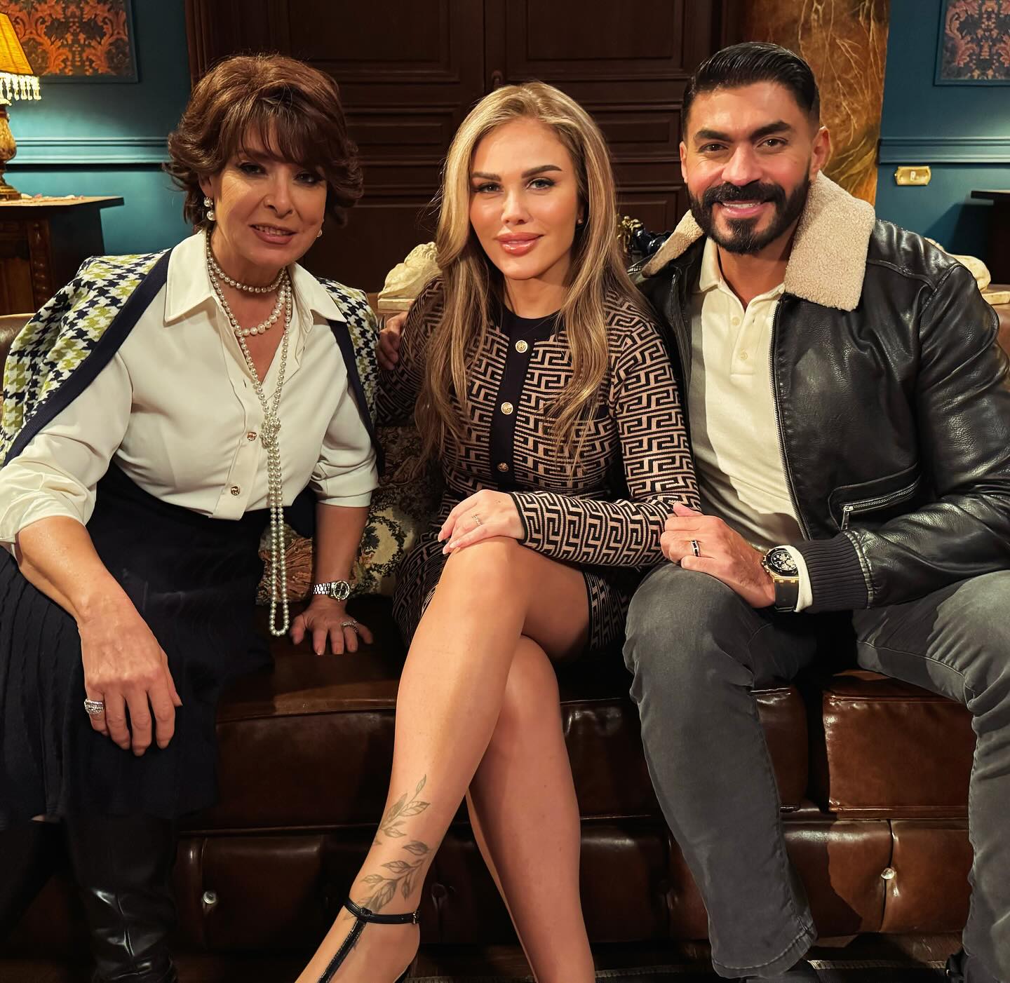 نيكول ساب تتوسط خالد سليم وأنوشكا من مسلسل وتقابل حبيب نيكول ساب تتوسط خالد سليم وأنوشكا من مسلسل وتقابل حبيب