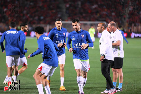 الزمالك يجرى عملية الإحماء الزمالك يجرى عملية الإحماء