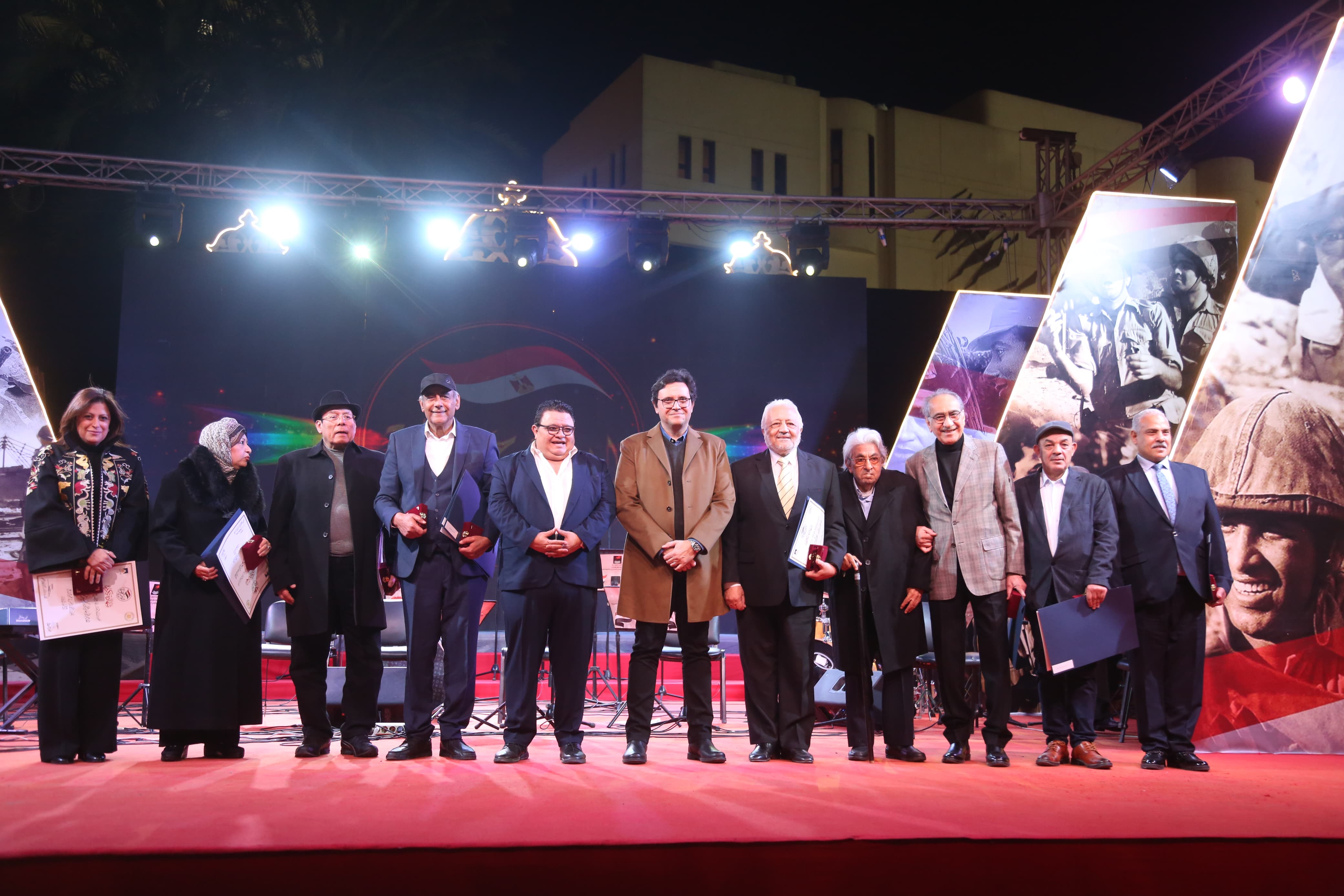 وزير الثقافة أثناء التكريمات