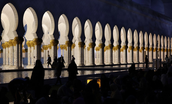 موائد الرحمن فى مسجد الشيخ زايد بالامارات (6)