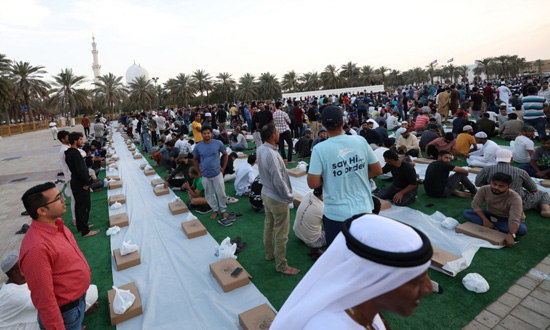 موائد الرحمن فى مسجد الشيخ زايد بالامارات (12)