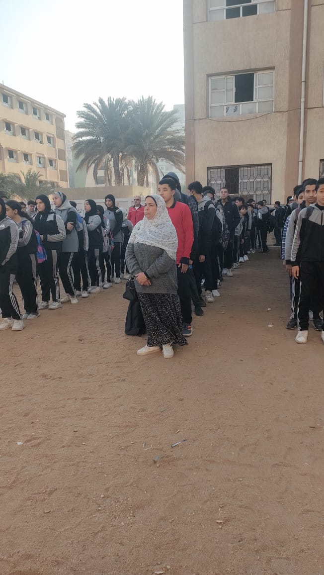 متابعة طابور الصباح