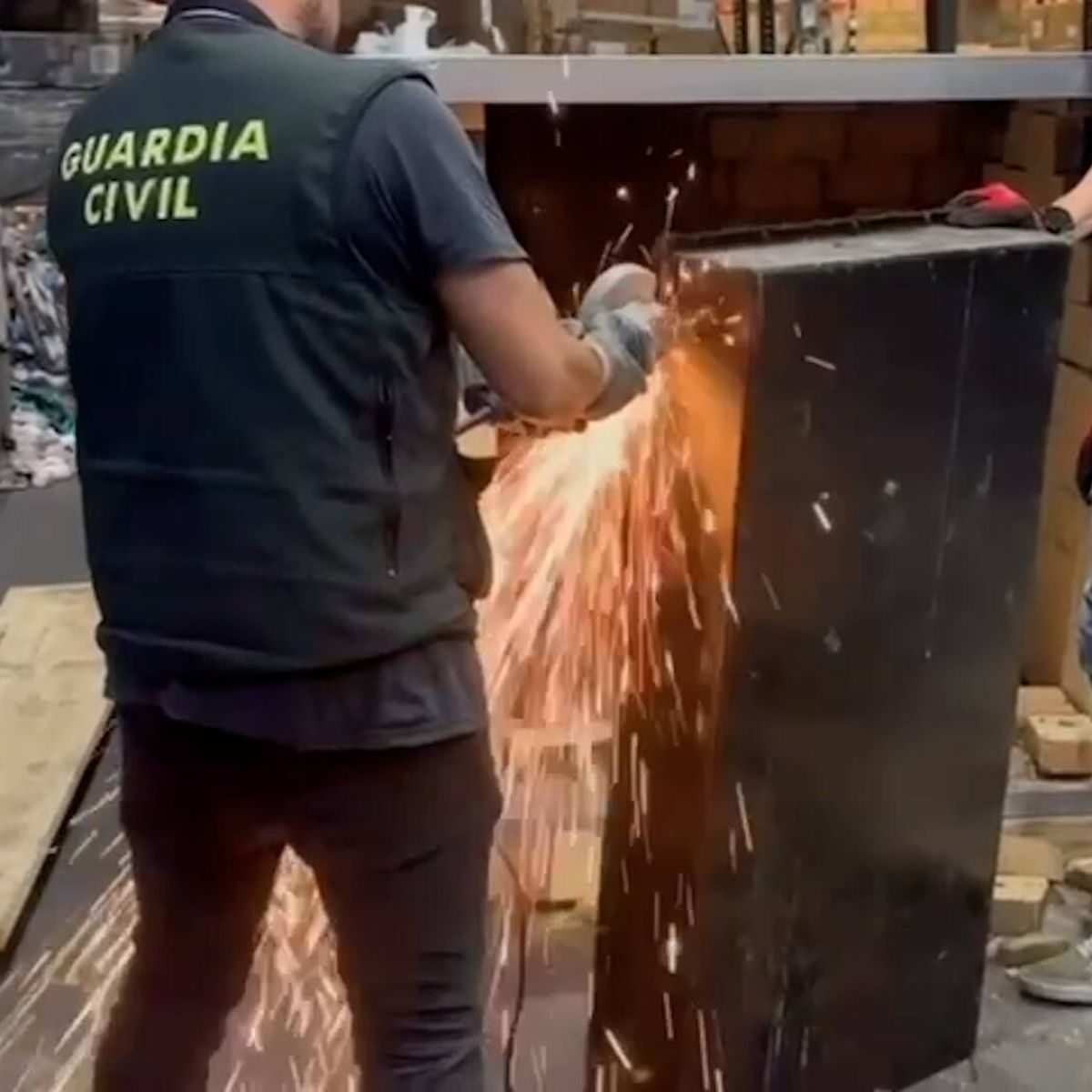 اعتقال 9 اشخاص اعتقال 9 اشخاص