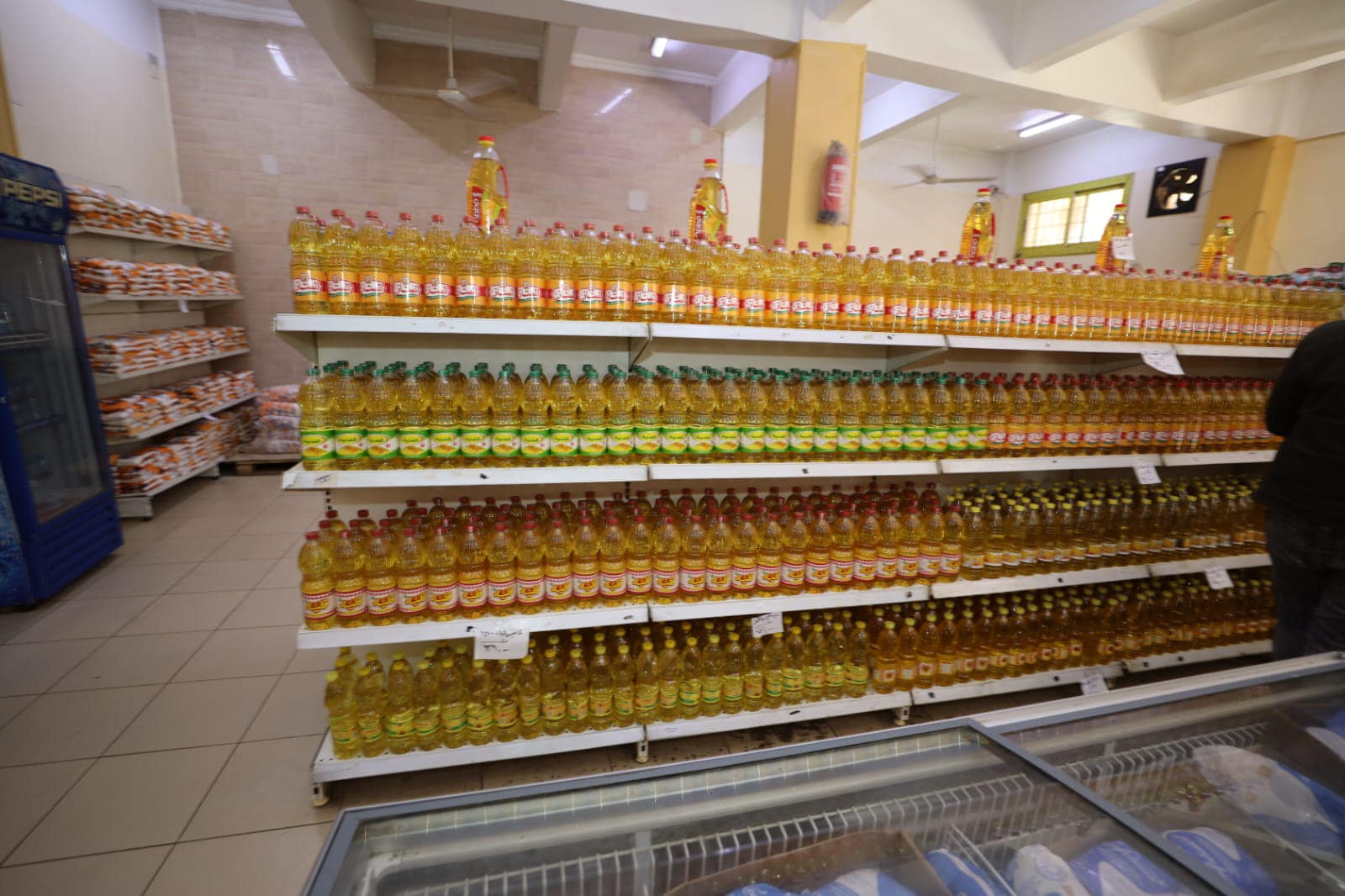 توفير كافة أنواع السلع