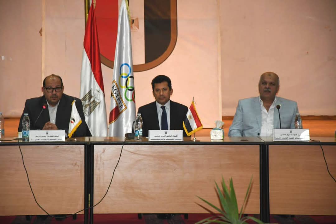 اشرف صبحي رفقة ياسر ادريس